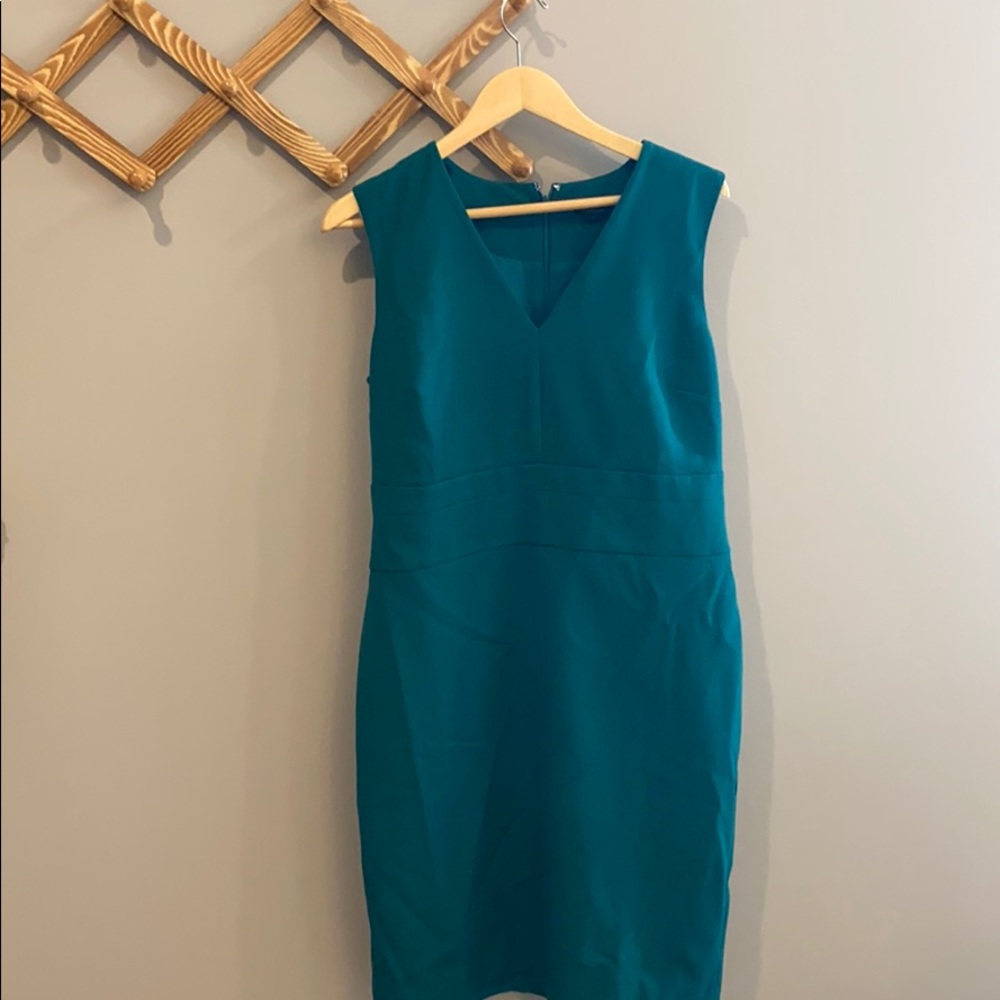 Green Ann Taylor Sleeveless sheath dress